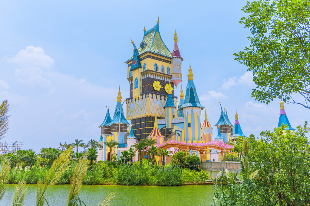 巧克力王国新建的童话城堡,其实这里是新建的主体游乐园