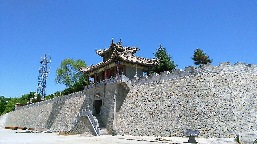 自驾两日,先王母宫,再崆峒古城,再崆峒山,从中台,走塔院,访香山,两台