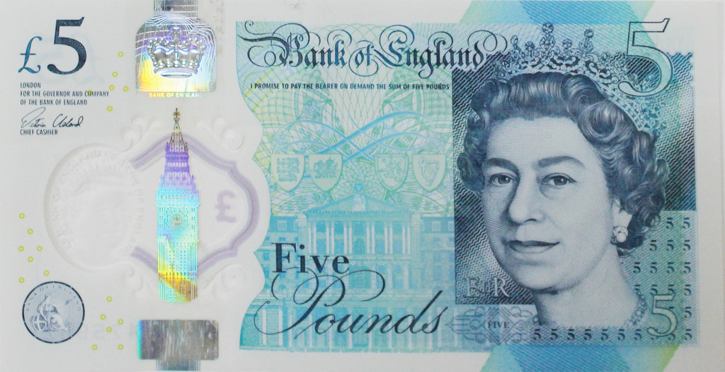 再来看看英镑纸币 纸币钞票面额有:5,10,20,50镑 英镑纸币正面均为