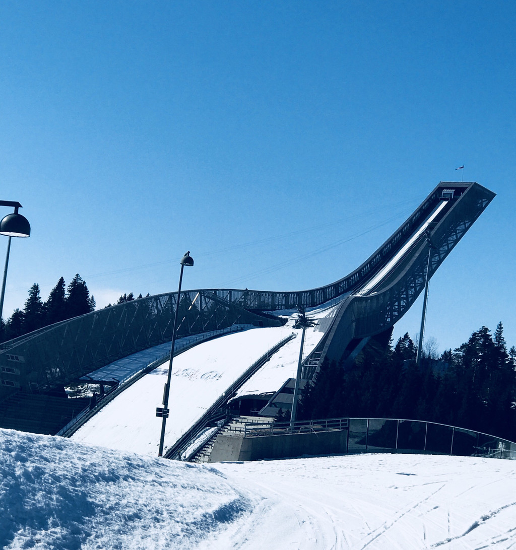 霍尔门考伦滑雪跳台