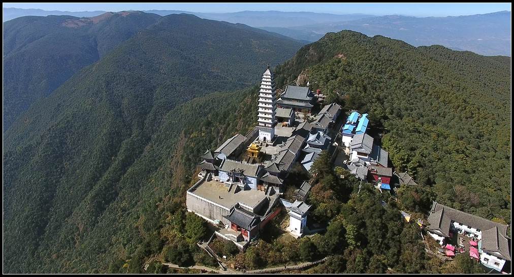 位于大理宾川县的 鸡足山,与我国四大佛教名山:五台山,普陀山,峨眉山