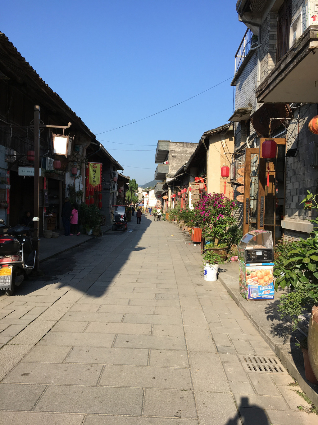 早晨画乡的街道
