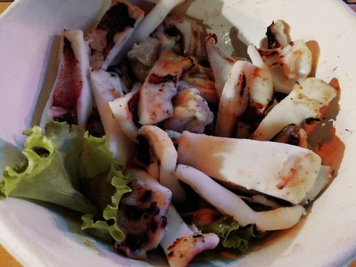 泰式小辣椒简直是真爱 烤鱿鱼 蔬菜炒粿条 石榴汁 沙拉和一顿烤肉 买