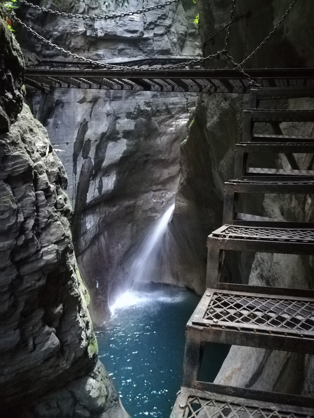 坐龙峡风景区