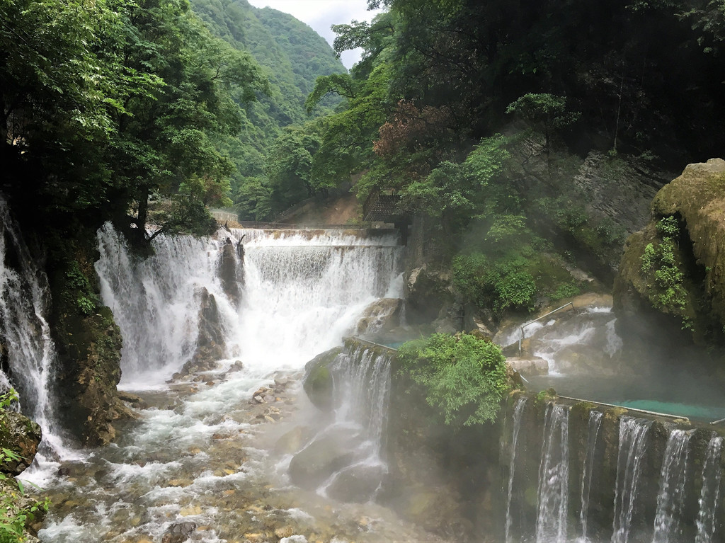 温泉的柔----四川凉山普格县乔窝镇螺髻山(九十九里)瀑布温泉
