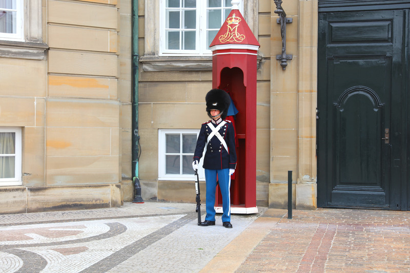 丹麦阿美琳宫(amalienborg)卫兵