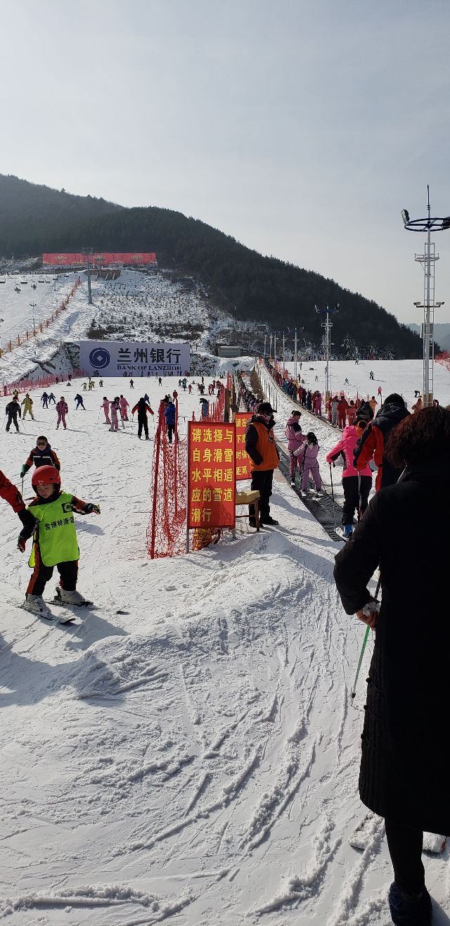 兰州兴隆山滑雪场攻略,兰州兴隆山滑雪场门票/游玩攻略/地址/图片
