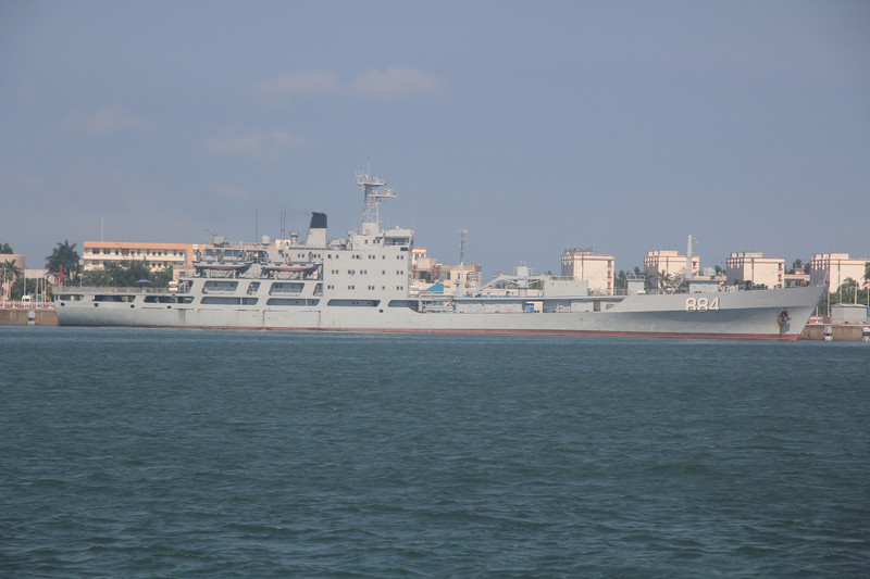 884镜泊湖舰