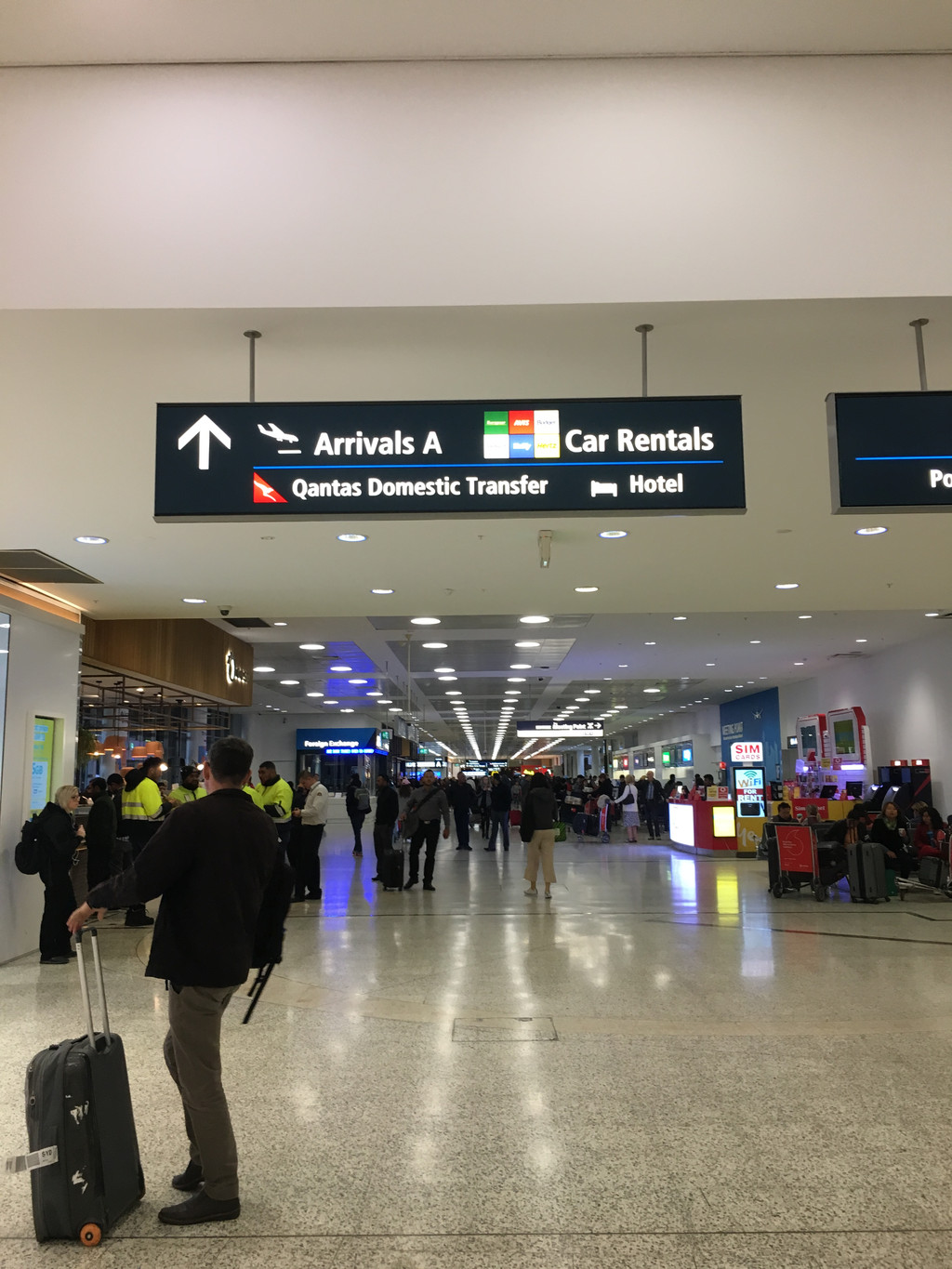 当我着陆悉尼机场,马上就要坐飞机到霍巴特,国内到悉尼一般是t1航站楼