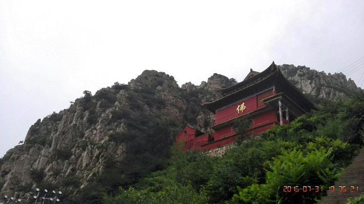 永宁寺  是鸡鸣山中最大的佛教寺院  始建于辽圣宗