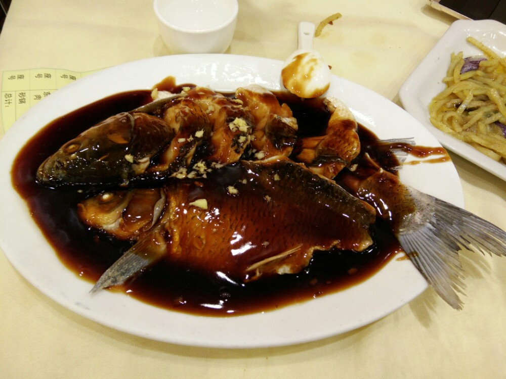        楼外楼里寻美味,西湖醋鱼