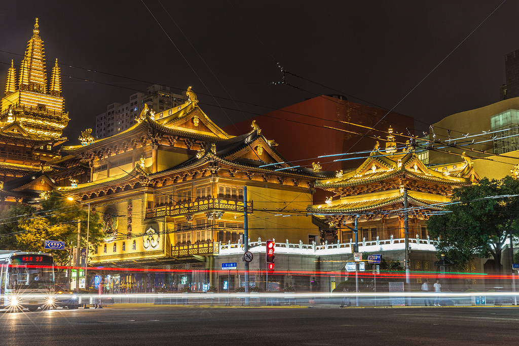 逛上海十大地标建筑 赏夜晚美景