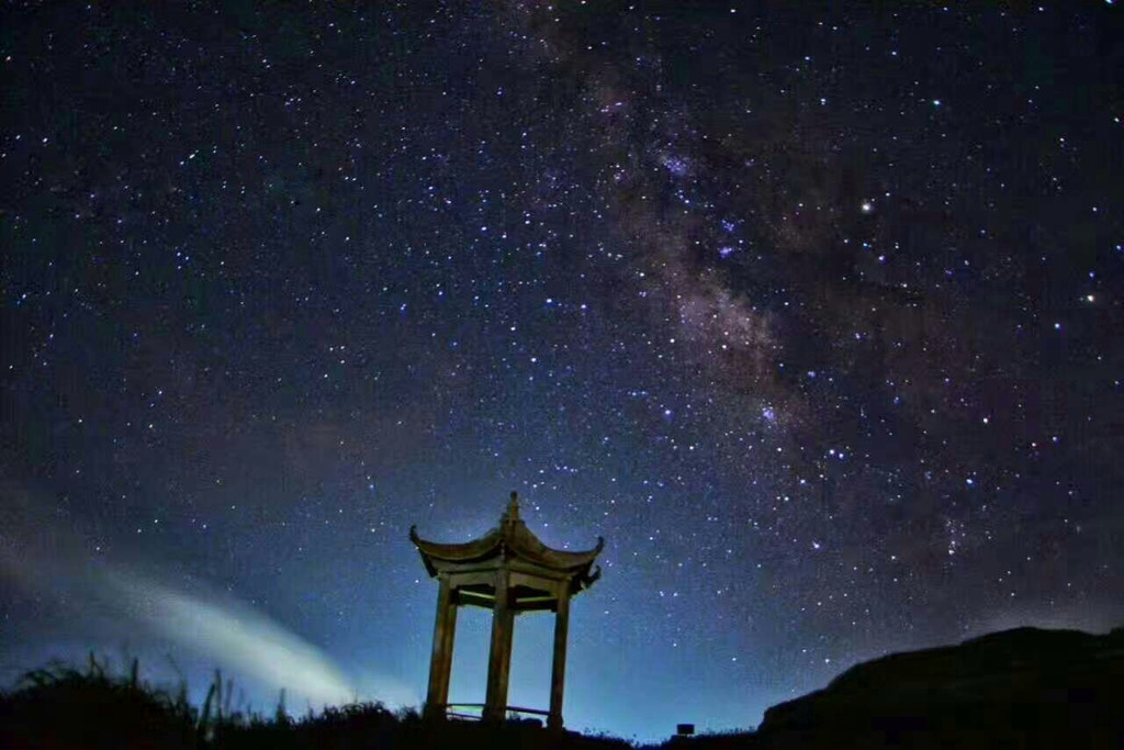 夜风吹过,头顶的银河渐渐闪亮 —— 东极岛游记