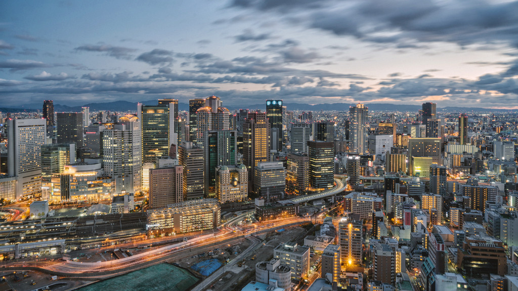 梅田蓝天大厦 夜景也同样璀璨而震撼的大阪 结束愉快的夜景体验之后