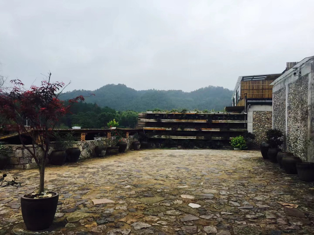 在此要隆重介绍下我们住的酒店,不对,是民宿,"永嘉