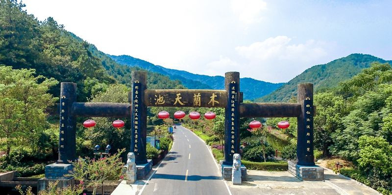 来木兰天池景区之前,就有人说"武汉人不游木兰天池,枉为武汉人"游