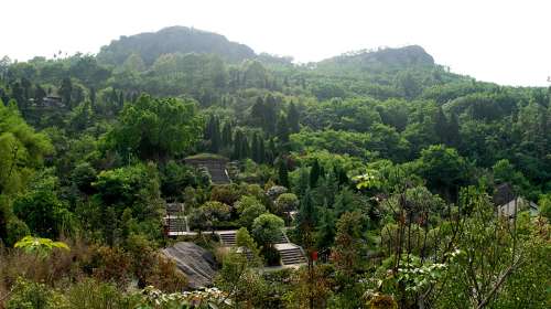> 佛手山风景区 1/1 景区 景点地址广安市,广安区协兴镇果山村 4.