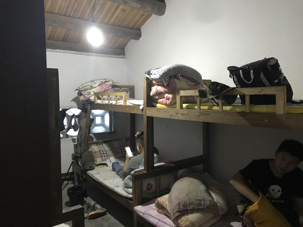 上封寺住宿才50元/人/晚,还包晚餐和早餐,真是我佛慈悲啊.