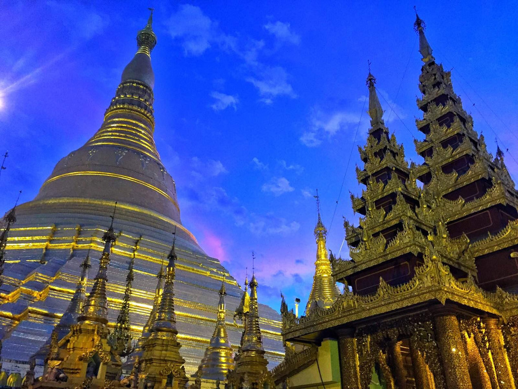 仰光大金塔是缅甸历史最悠久最宏伟壮观的佛塔,是仰光的标志性建筑.