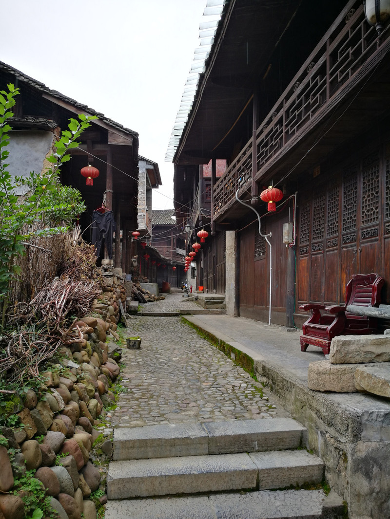 临河一条街:里耶古城临河而建,遗址包括城墙,城壕,井,道路,作坊,管署