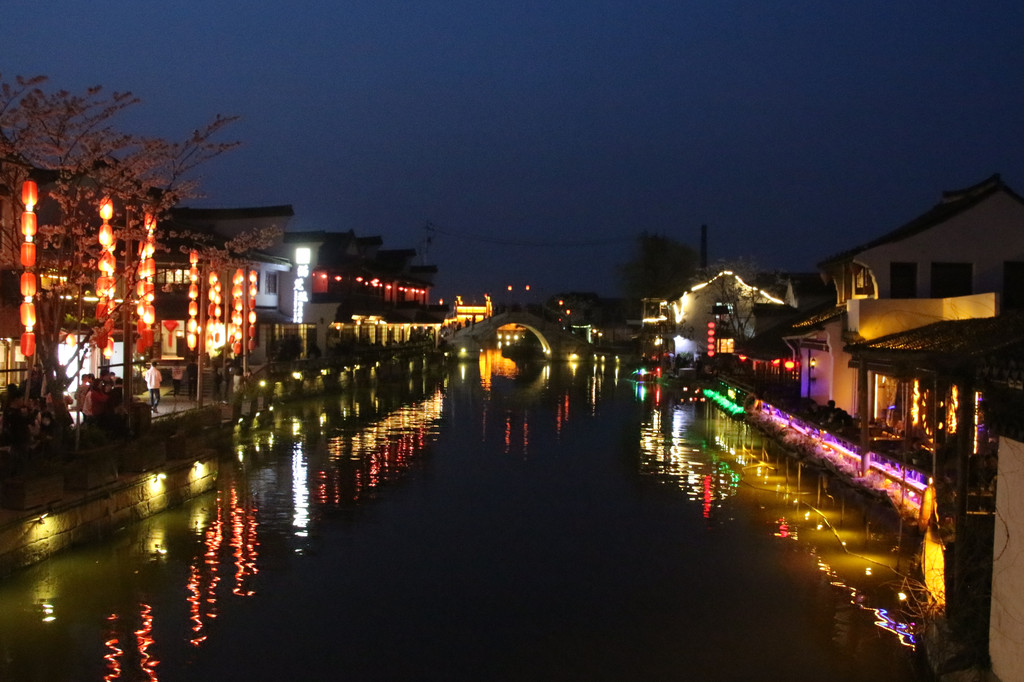 美丽的西塘夜景