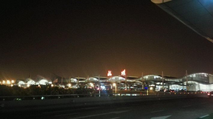 杭州萧山国际机场                                 杭州火车东站