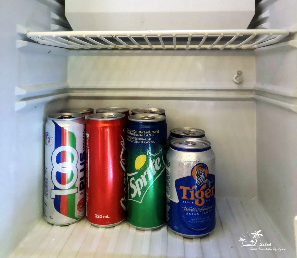 房间冰箱里的软饮(包括啤酒)免费