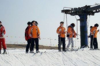 【携程攻略】右玉南山滑雪场门票,右玉南山滑