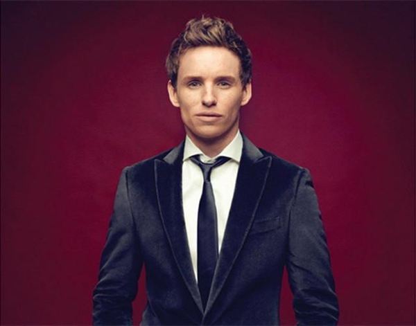 看小雀斑Eddie Redmayne 竹竿男穿搭榜样