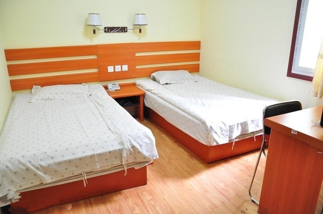 【携程攻略】济南双星皮鞋&法国老人头&红豆