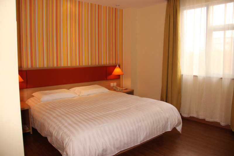 【携程攻略】长春装甲兵学院北门,长春装甲兵