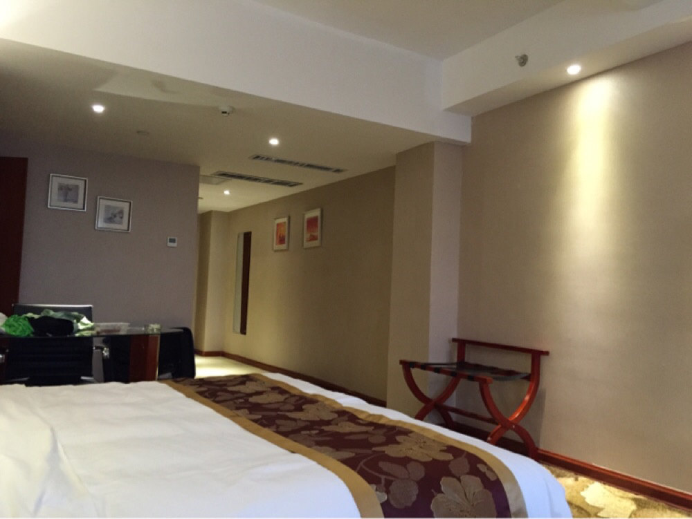 【携程攻略】开封迪信通(解放路土街段),开封迪