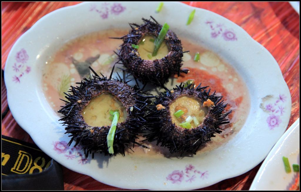 石头蟹,肉感丝缕厚重,就是贵点