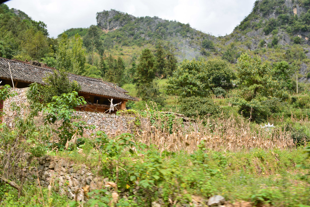 广南县董堡乡里标村