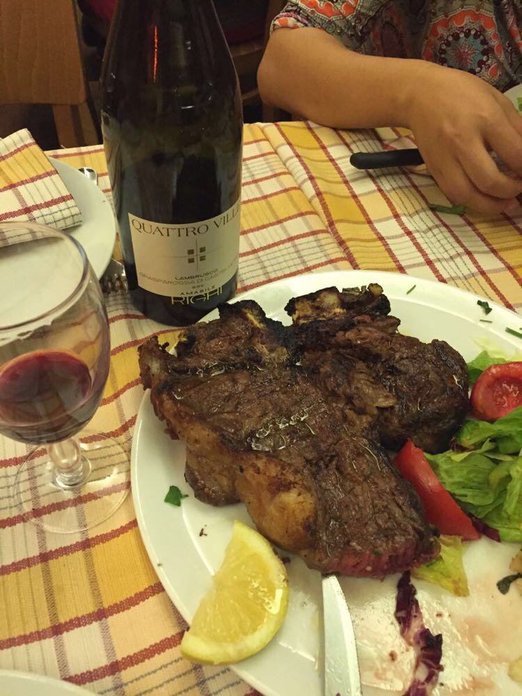 红酒配牛排 大竞技场