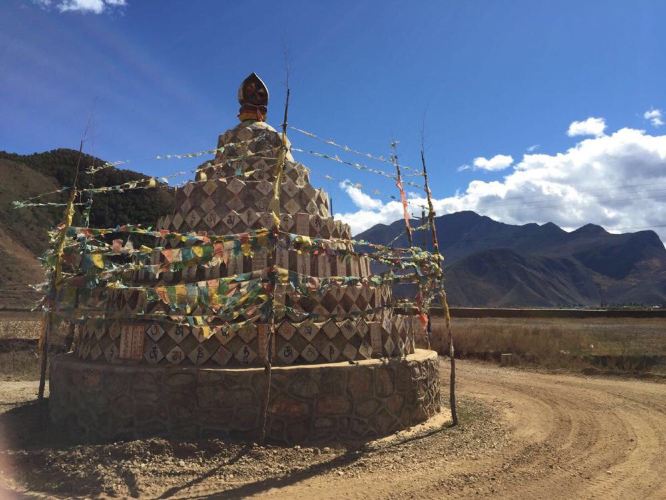 从泸沽湖徒步,搭车稻城亚丁,康定,泸定,海螺沟