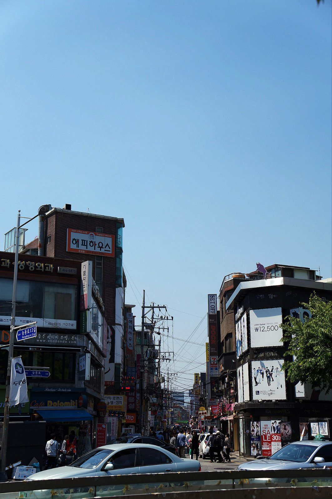 一边走路,一边随手拍下沿途城市风景. 汉江