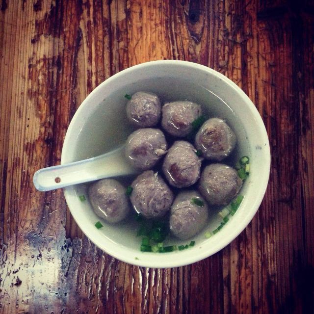 回到大埔县城住下,吃腌面,吃牛丸,便宜好吃,地道的客家小吃 大埔