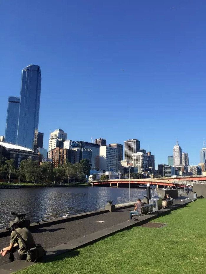 附上三张墨尔本我住的附近的美照----墨尔本的母亲河yarra river