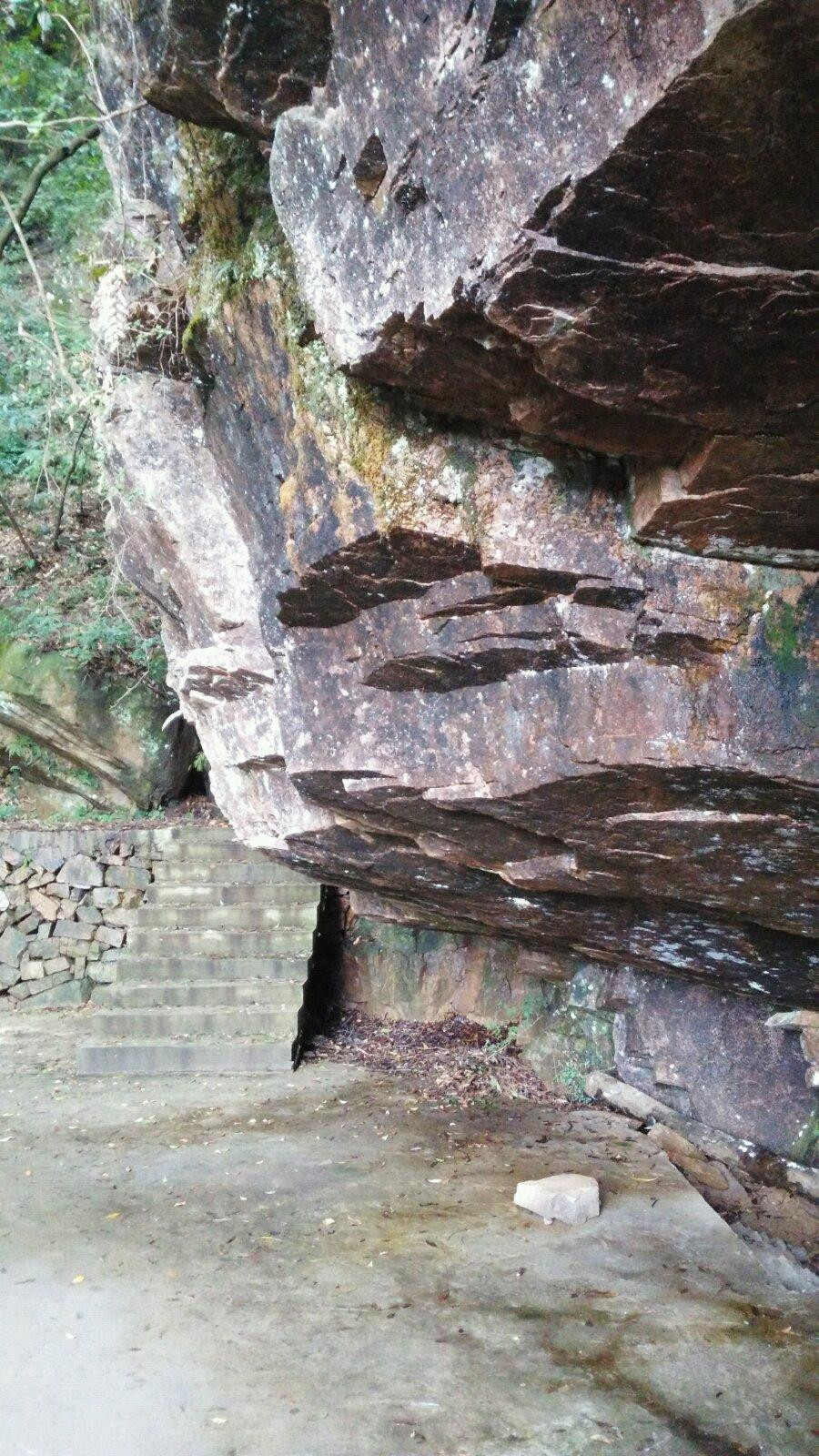 汤川大峡谷寻幽探奇