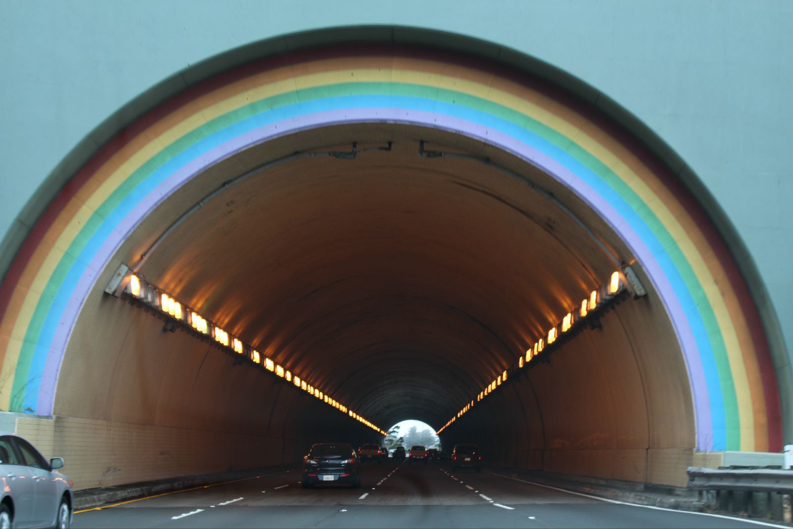 彩虹隧道口,处处有亮点 金门大桥