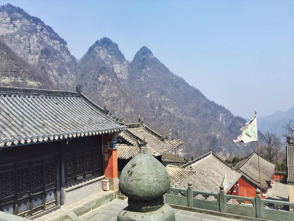 武当山琼台中观