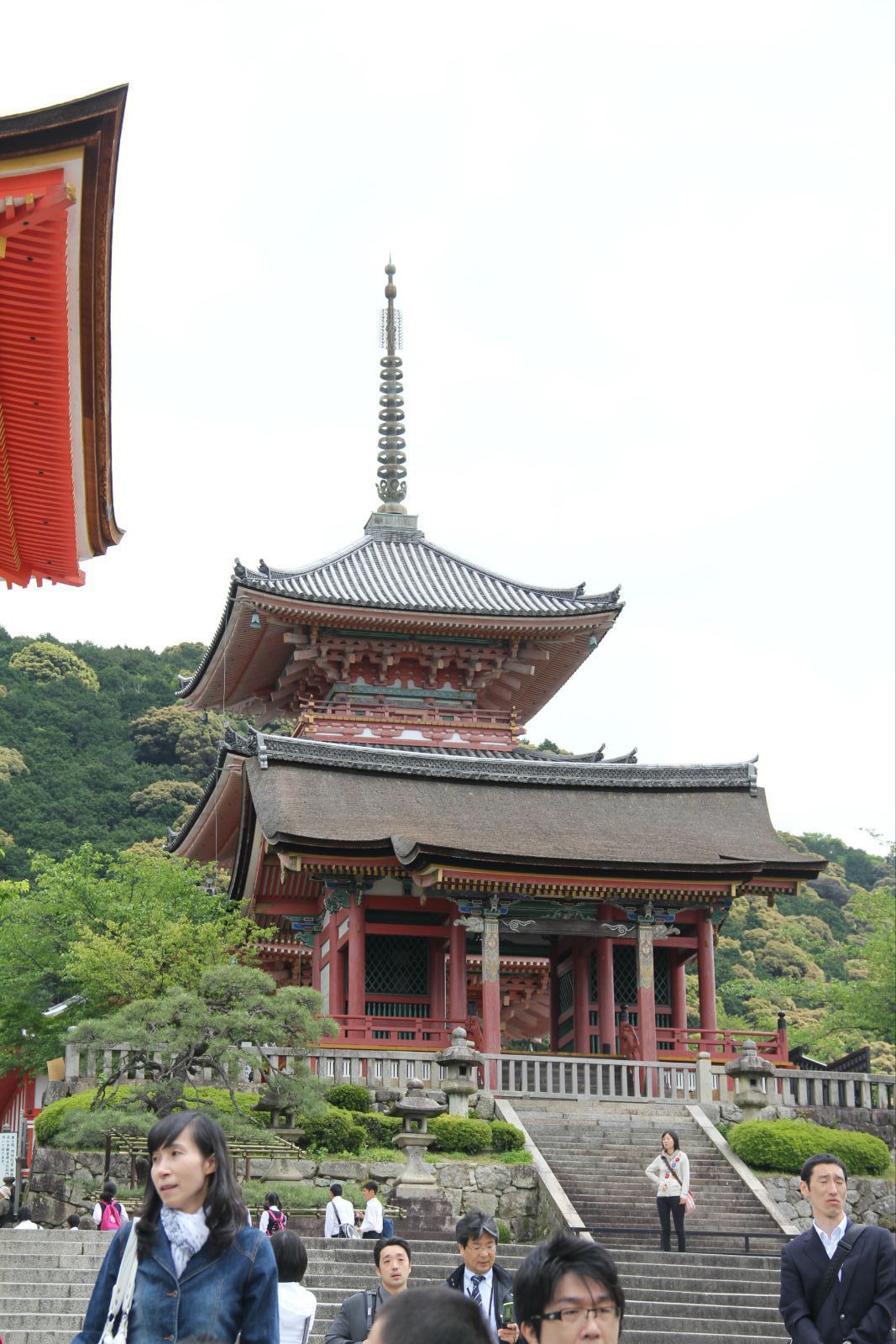 清水寺是京都最古老的寺院,被列为日本国宝建筑之一. 京都