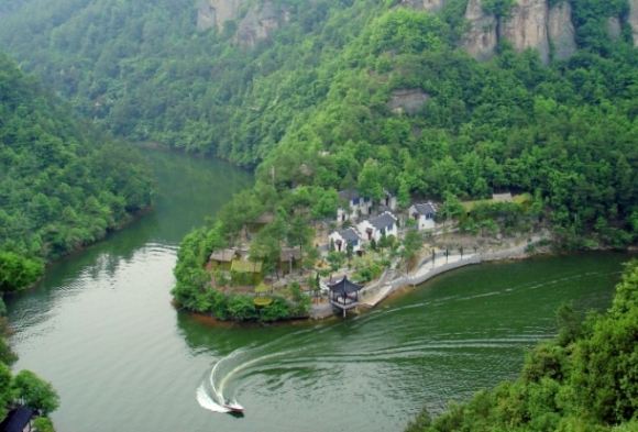 我从上海南站坐火车到杭州,去哪个汽车站有车