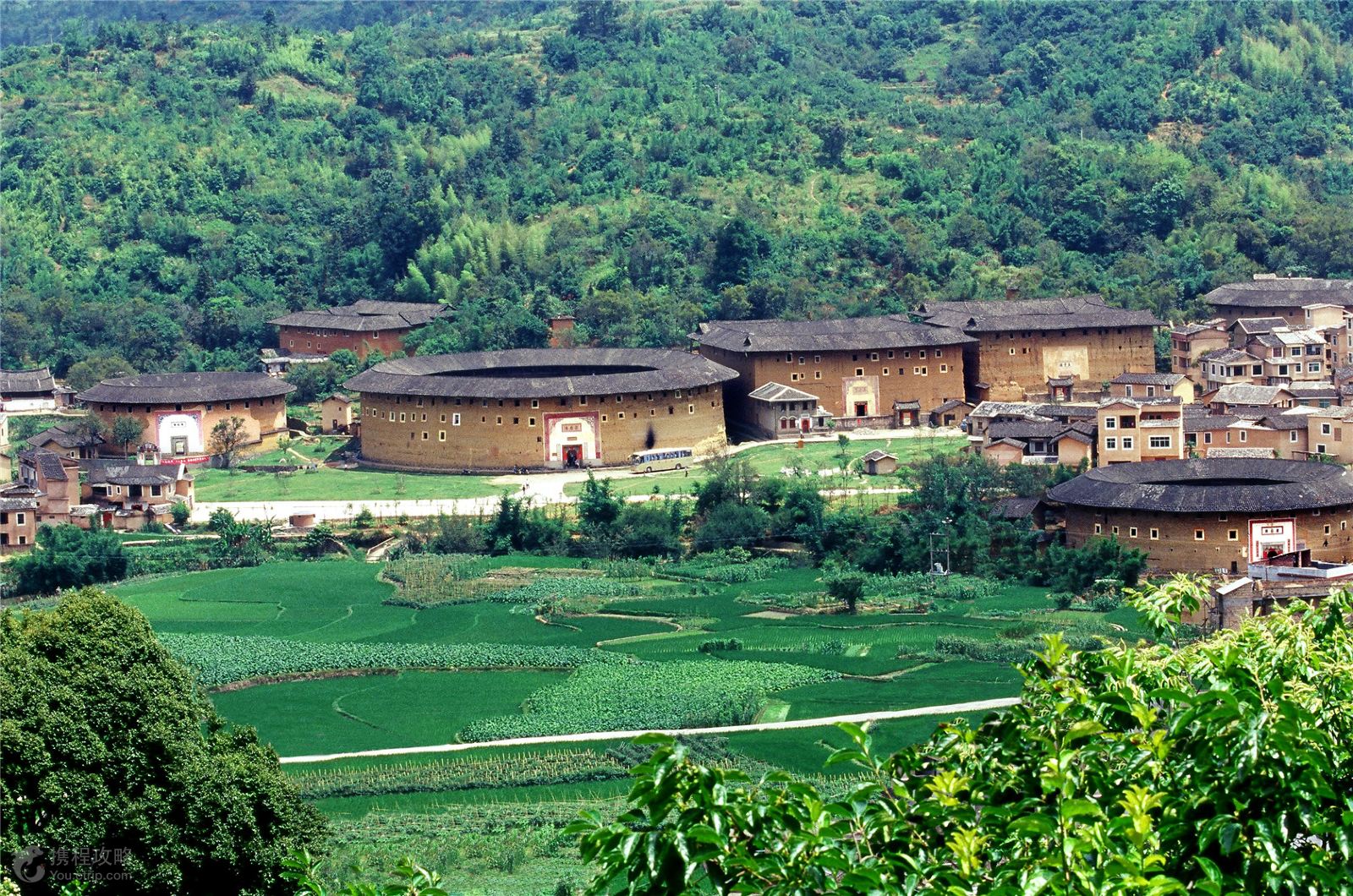 福建土楼云水谣古镇+高北土楼2日1晚跟团游·