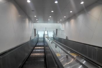 天津 夜景 瓷房子 3号线和平路E出口 - 天津游记