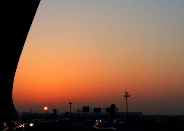 在周五,清晨7:00到达北京t3机场,冬日的暖阳正冉冉升起,看到这样的