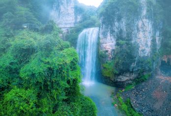 飞水谷+天下苗城·苗王城一日游【峡谷大瀑布/经典山水】【探秘湘西神秘秘境.网红打卡地！】