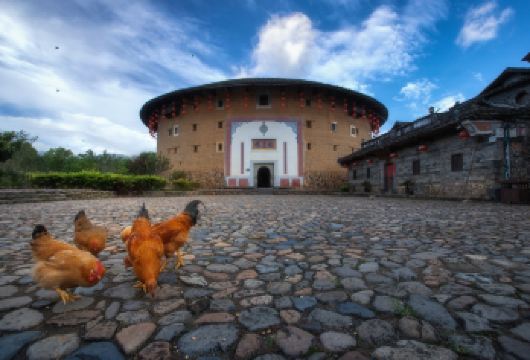 福建土楼云水谣景区+漳州古城一日游【8人小团.逛古城】【[经典组合]2-8人精品小团，懒人小团，酒店门口接，看土楼和古城，亲身体验客家传统习俗文化】