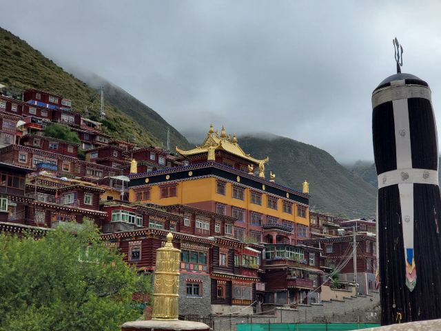 德格更庆寺攻略,德格更庆寺门票/游玩攻略/地址/图片/门票价格【携程